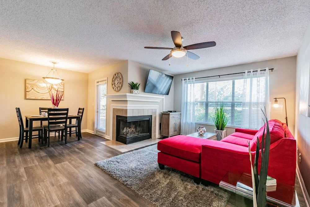 CP-514: Luxury Clearwater Apartment