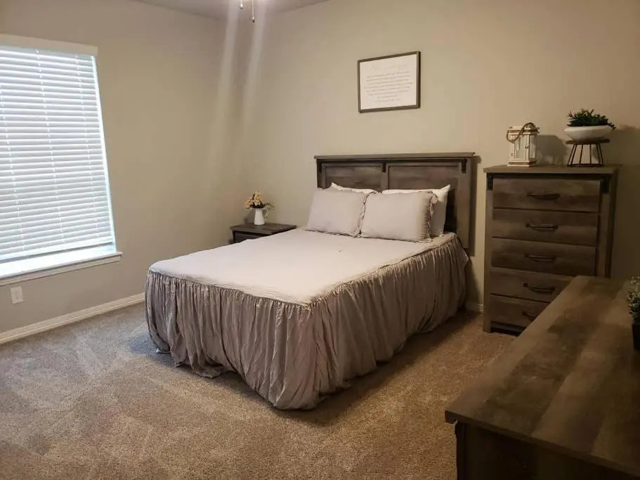 NEW 4/4 Farmhouse style house in College Station!