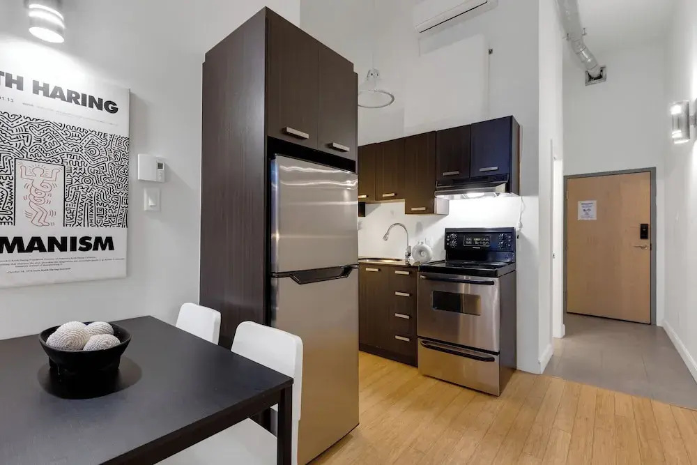 LiV MTL Main Plateau Suites Near Downtown Montreal