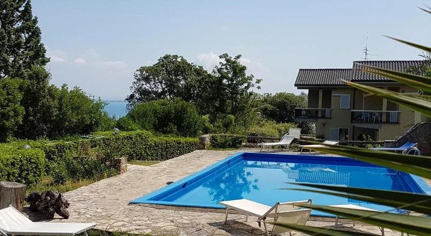 Navarro Hill Resort