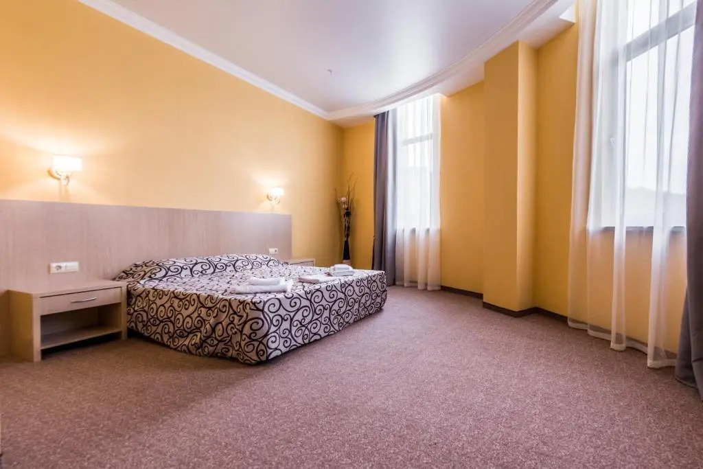 Yuzhnaya Stolitsa Hotel