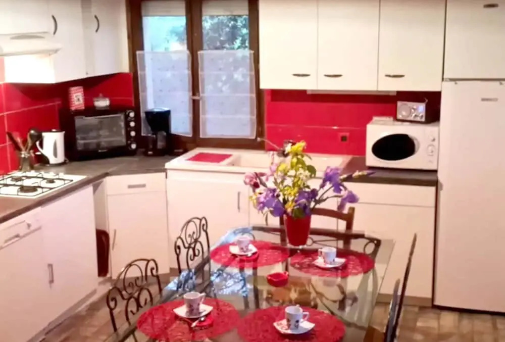 House With 3 Bedrooms in Villeneuve, With Enclosed Garden and Wifi