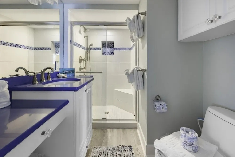 Loggerhead 314 2 Bedroom Condo by RedAwning