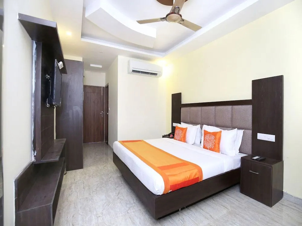 OYO 322 Hotel Royal