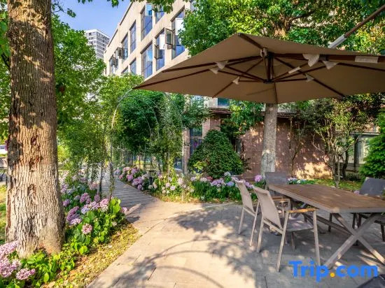 Zhuzhou Resort Hotel (Zunyi Xinpu New District Linda Food Street Store)