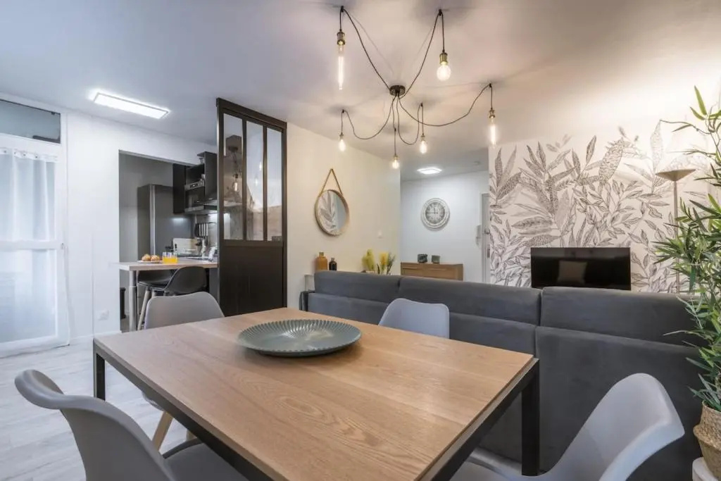 Superbe appartement en vieille ville et à 5 min à pied du lac ! Parking gratuit
