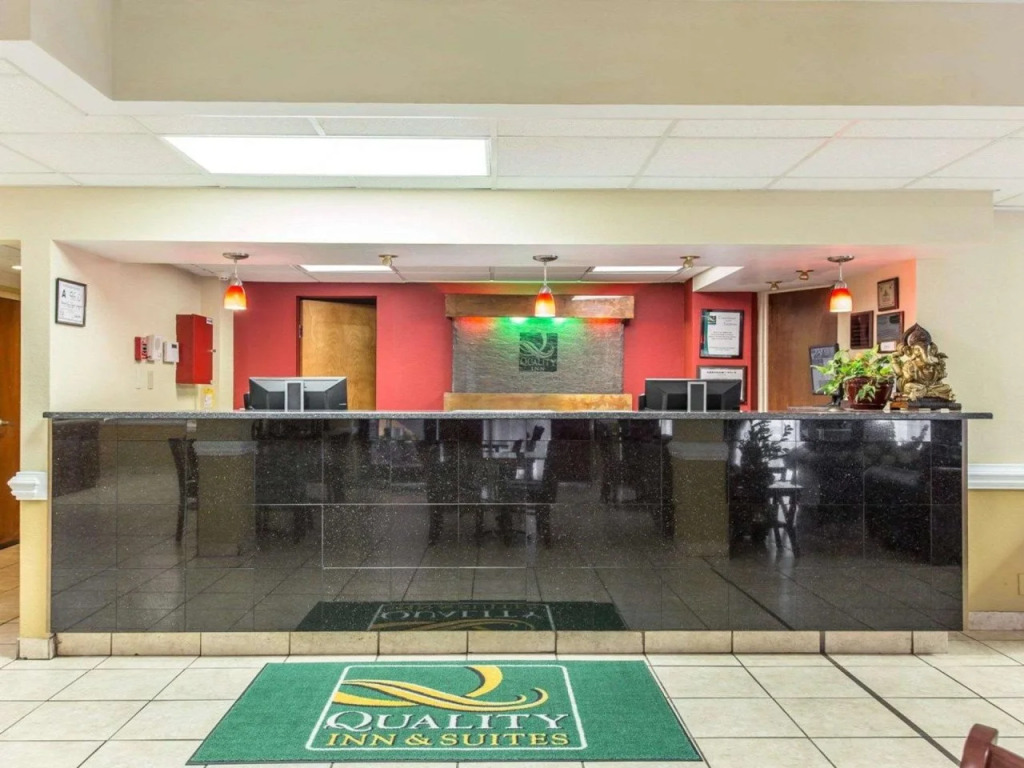 Clarion Pointe Statesville