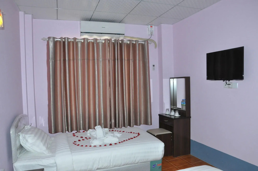 Man Shwe Li Hotel