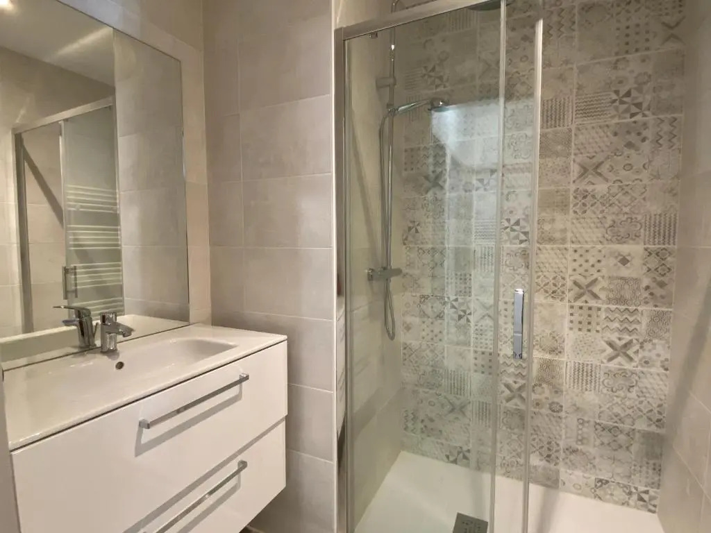Plein Centre, T3 5p Totalement Renove 55m2. Wifi
