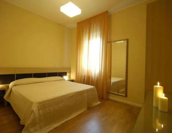 Dante Ravenna Apartments