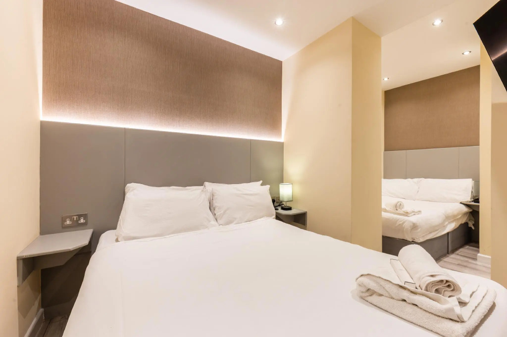 Belmont & Astoria Hotel