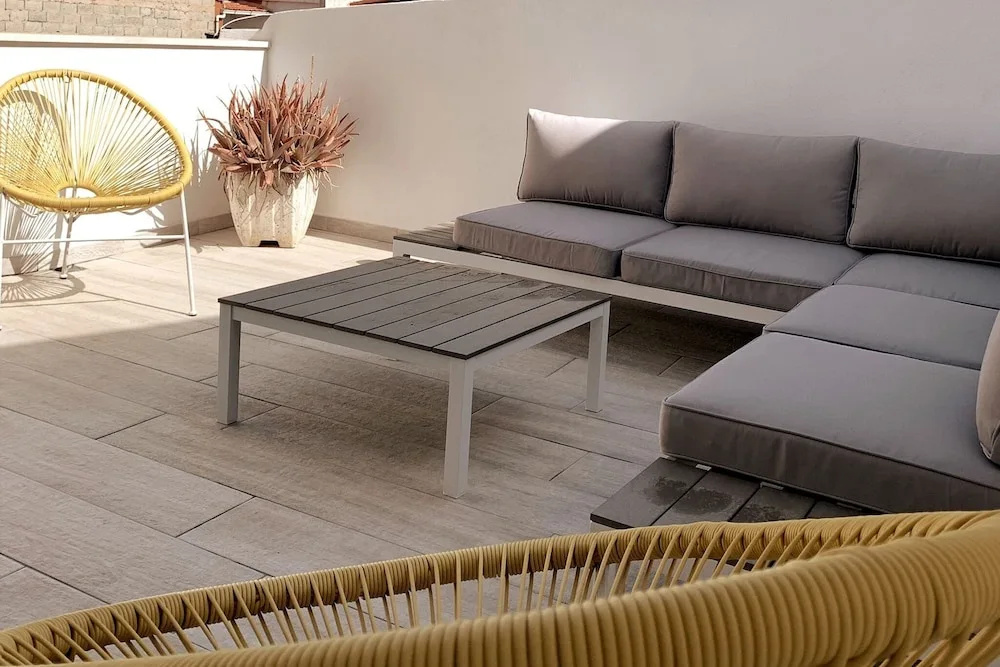 Ida Palace, new Deluxe Seafront Apartment