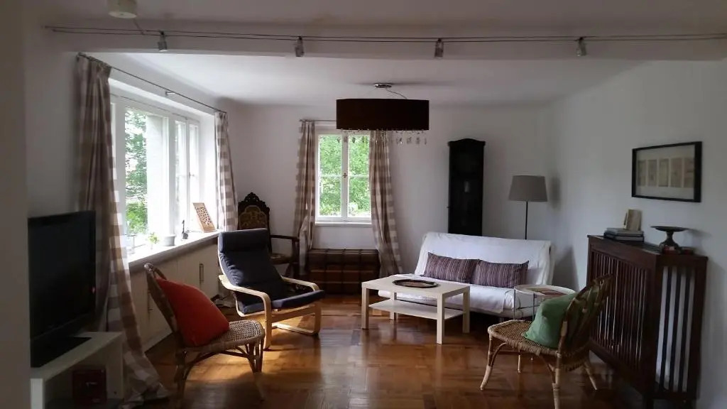 Villa mit Pool im Park Wachwitzgrund - Große Ferienwohnung in EG der Villa