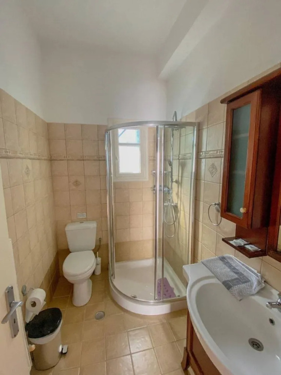 Antonis House