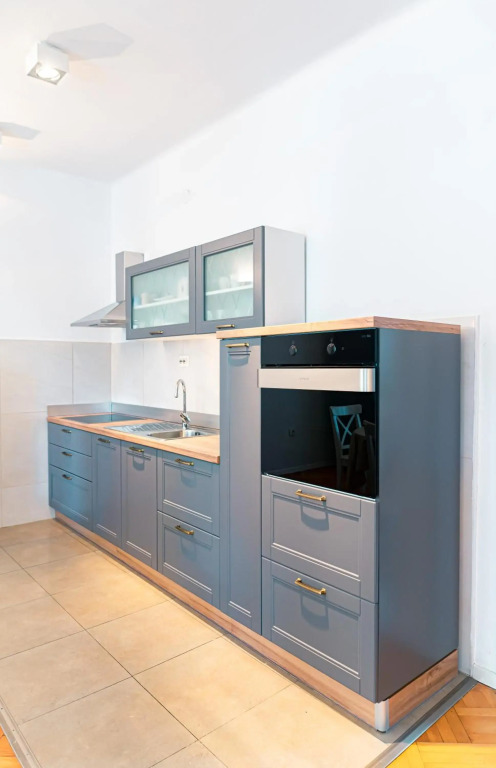 Franco’s spacious residence - great location