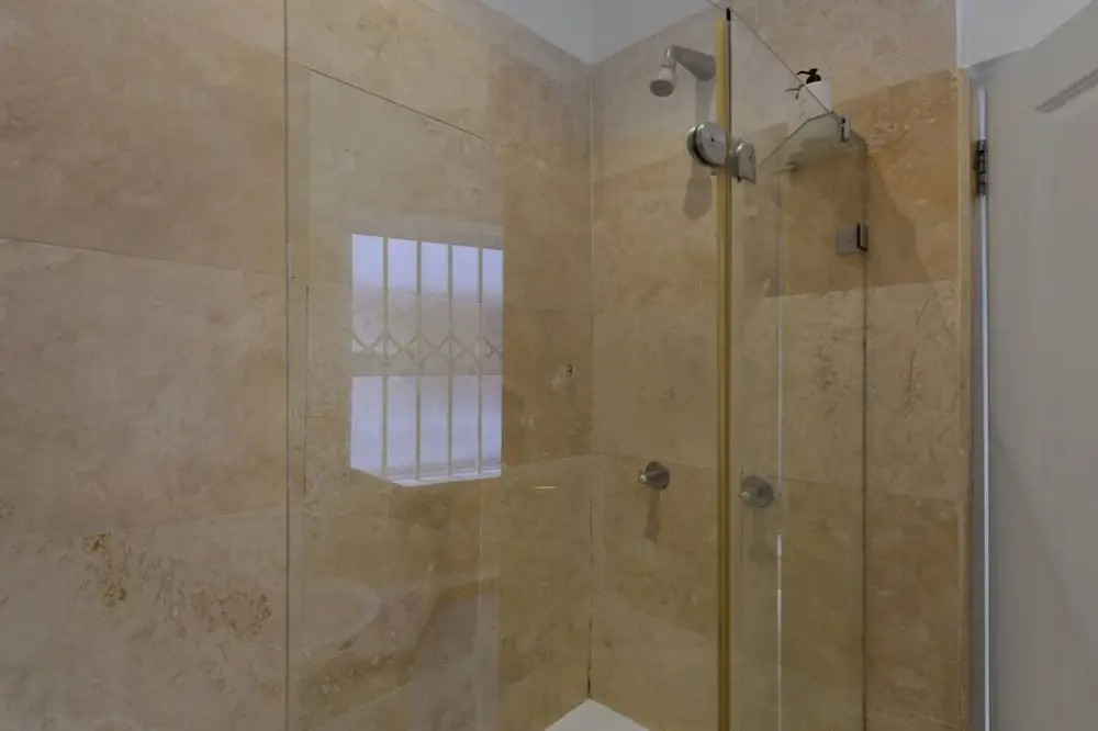 Charming 2-bed Sea Point Retreat Mountain Views