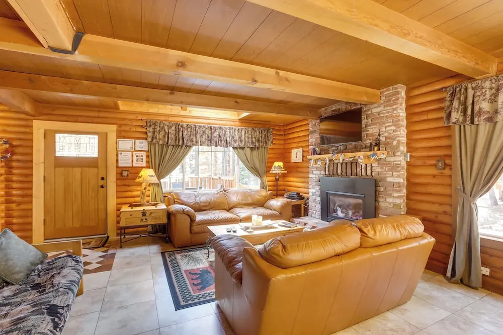 Authentic Log Cabin w/ Hot Tub in South Lake Tahoe