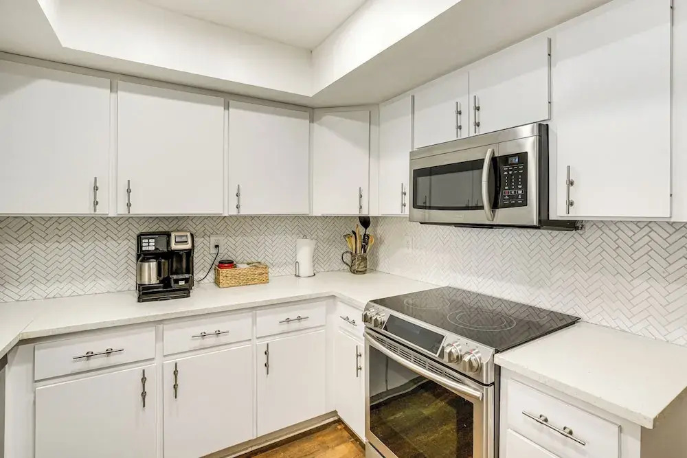 1 Mi to Downtown Lake Placid: Waterfront Retreat!