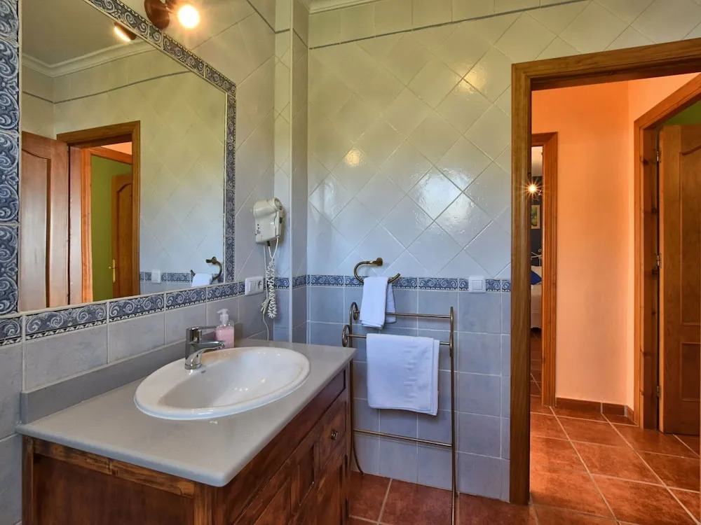 Lopera Cave Apartment with View