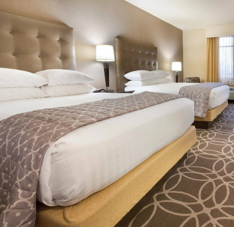 Drury Inn & Suites Louisville North