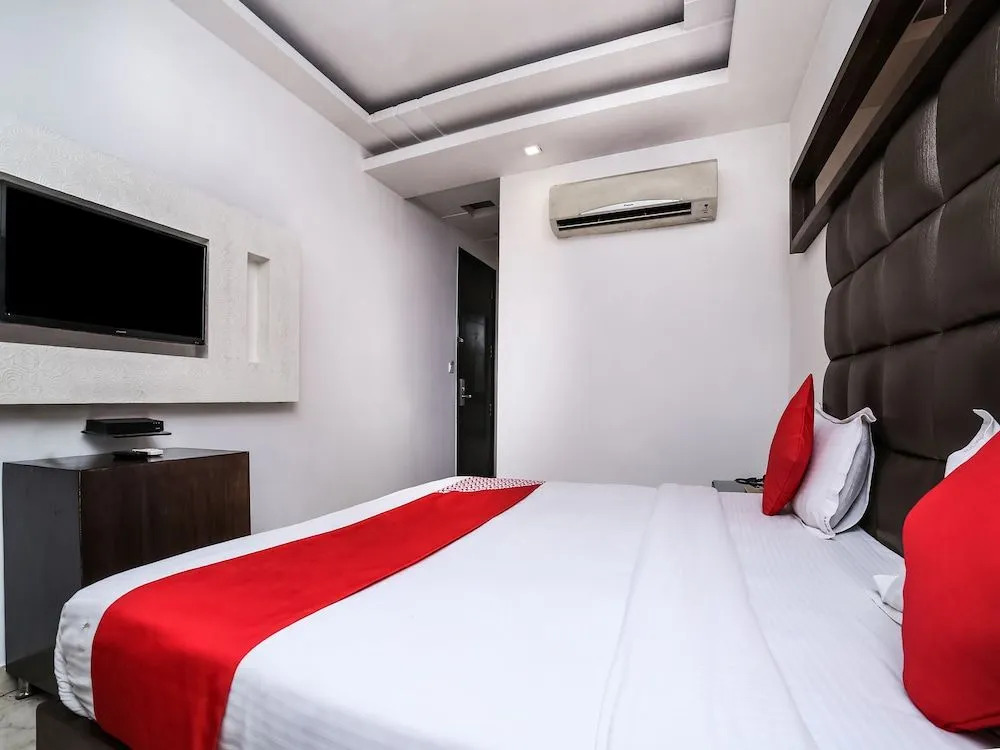 OYO 11150 Hotel Bella Vista