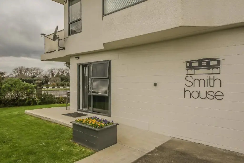 Smith House