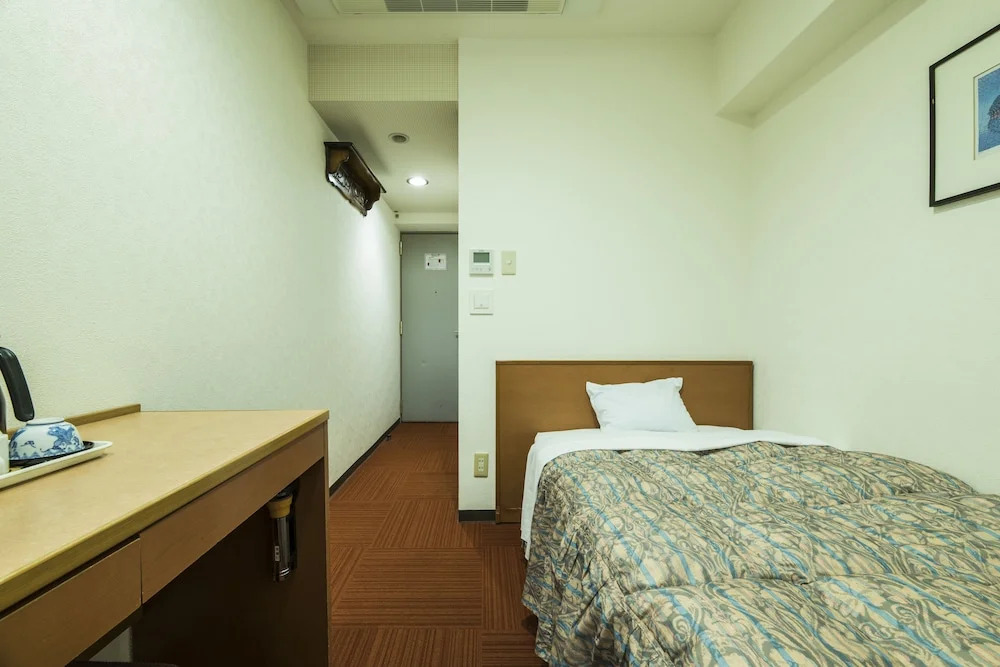 Isahaya Station Hotel