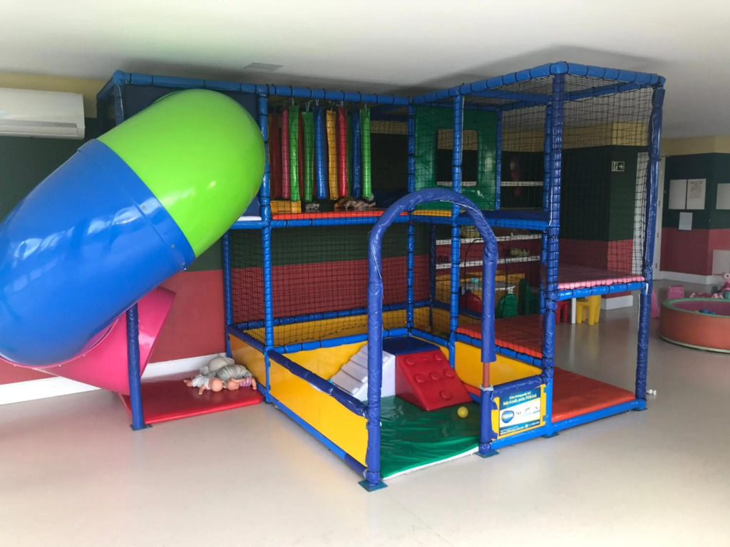 Apartamento p/ 8 com garagem churasqueira e piscina