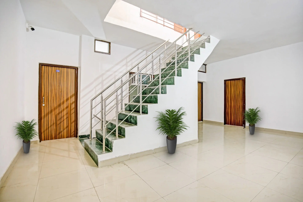 Flagship 93351 Hotel Hc Punjab Inn