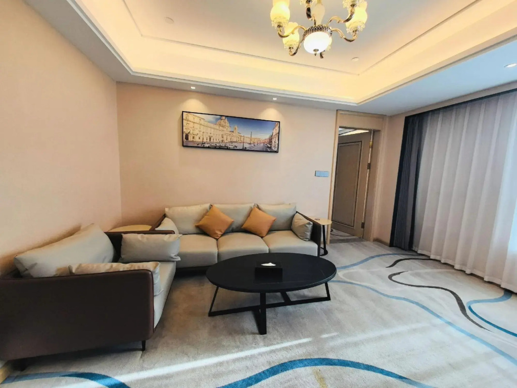 Vienna International Hotel (Zhaoqing Dinghushan Wanda Plaza Branch)