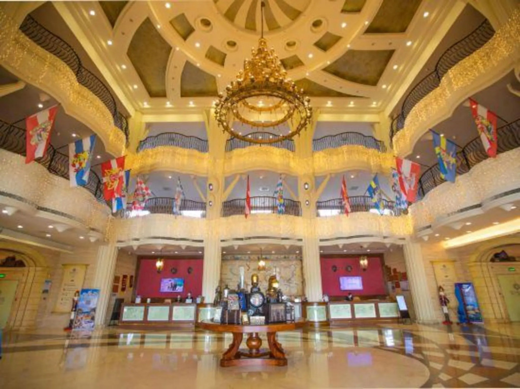 Knight's Hotel Europark Resort