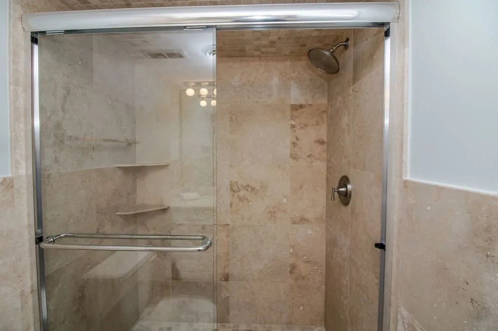 113 Ocean One Renovated Ground Floor 3 Br condo by RedAwning