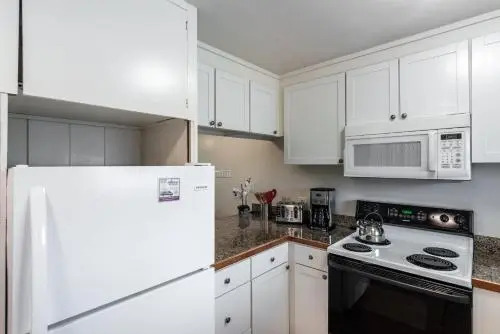 Lahaina Luxury Beach Condos