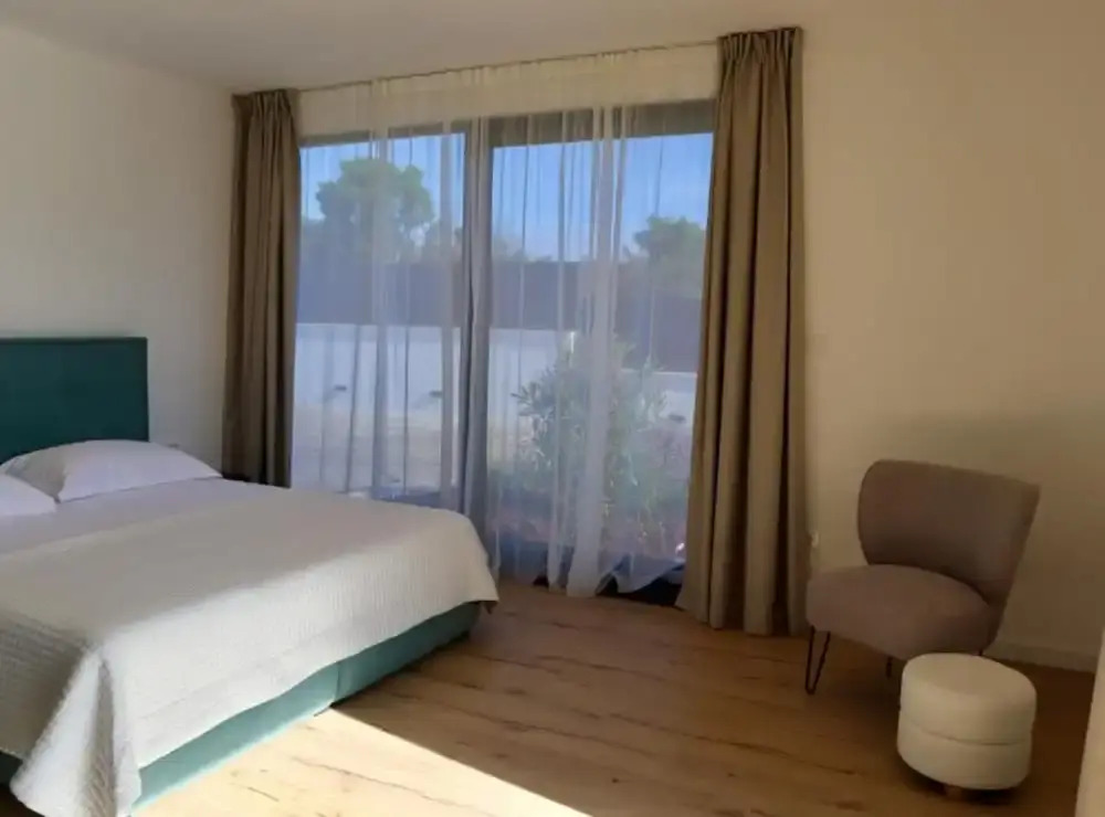 Sunset Villa Aves with Pool, Gym and Sauna