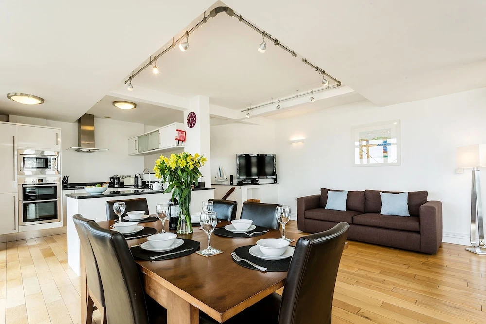 Riviera Apartments - Five Stylish Penthouse Apartments with Unrivalled Sea Views of Teignmouth, Shaldon, The Jurassic Coastline & The Teign Estuary