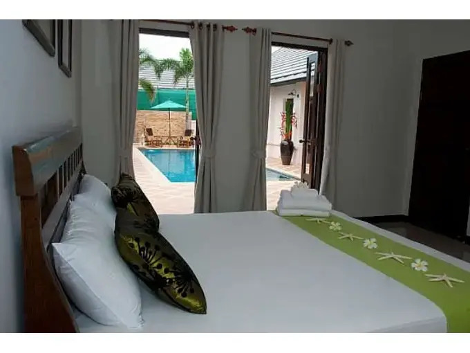 4 Bedroom Private Bali Style Villa HH6