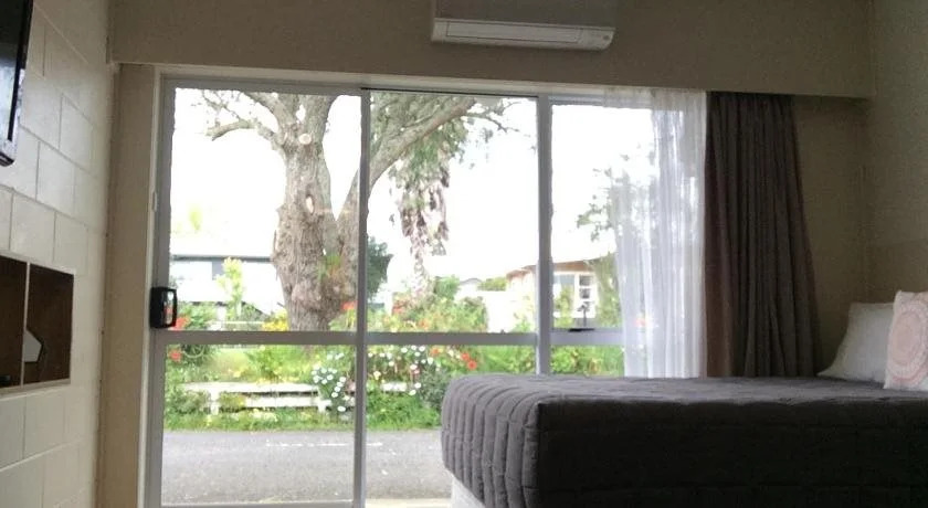 Racecourse Motel