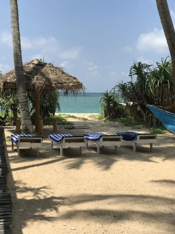 White Sand Villa - Beach front