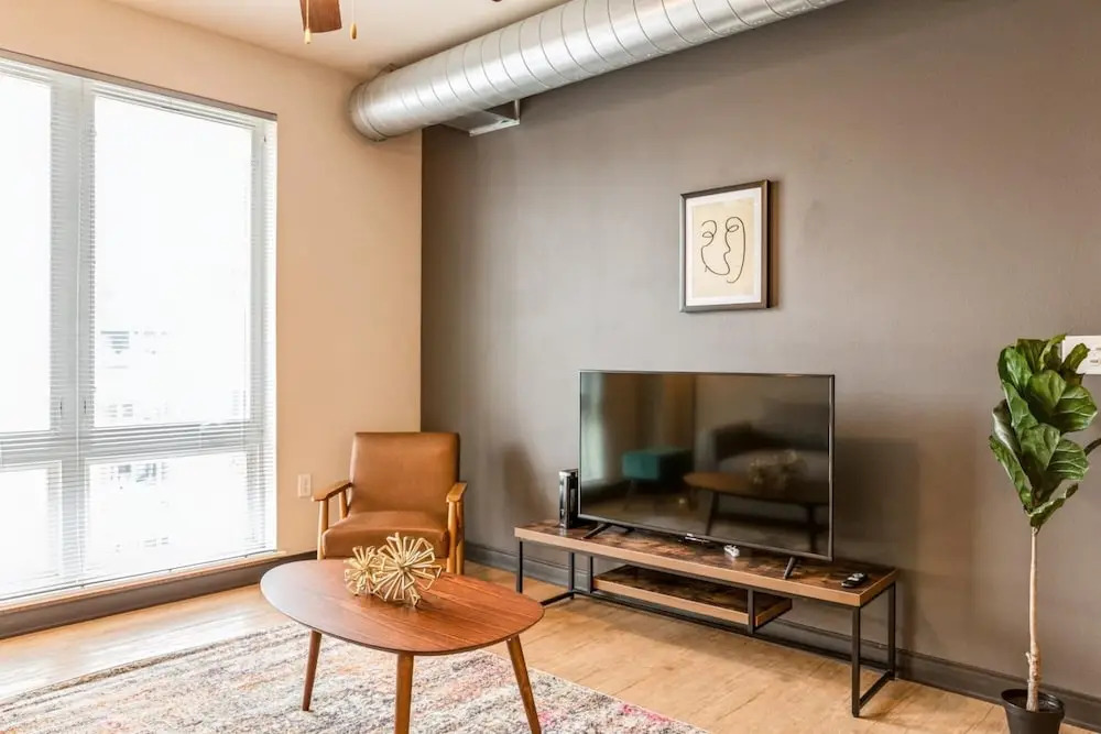 Milwaukee Beautiful Family 2BD 2BA Downtown Apartment