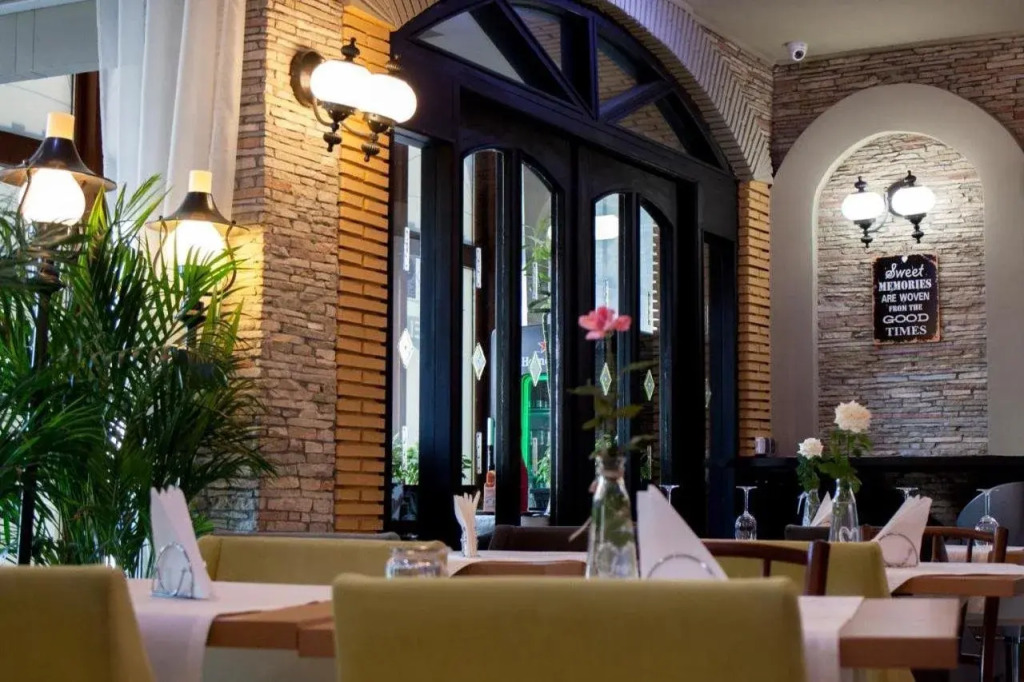 Ambra Boutique Hotel & Bistro