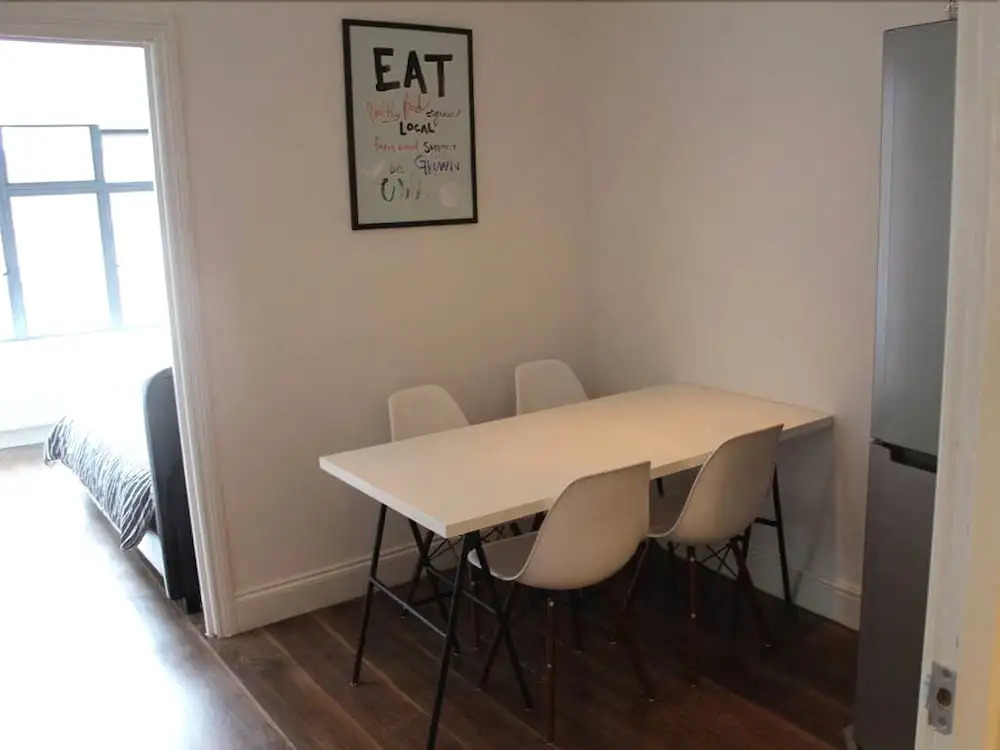 Zone 1 Hoxton 2 Bedroom Flat