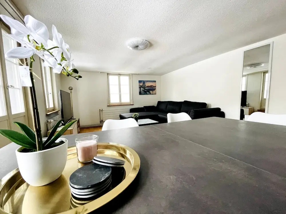 Beautiful Old Building Apartment In The Center