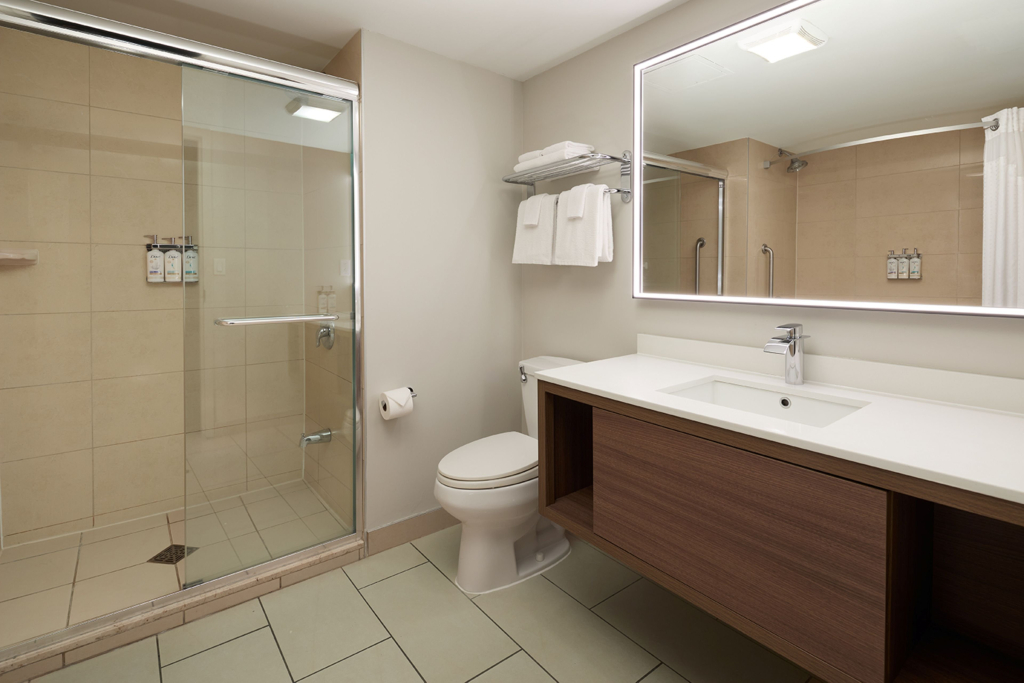 Holiday Inn & Suites Montreal Airport by IHG
