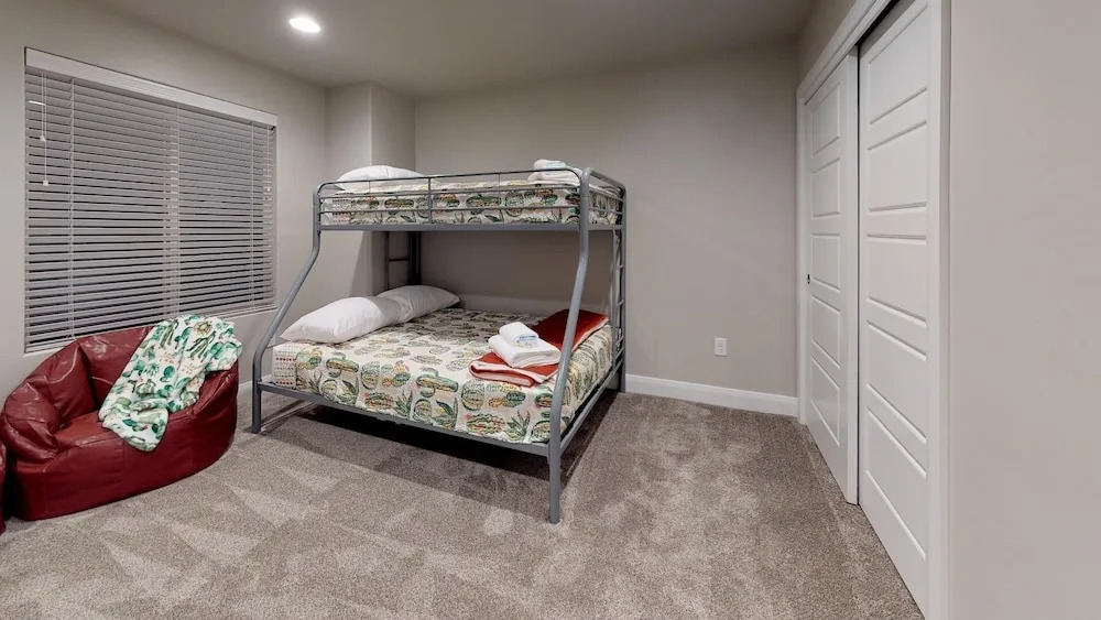 Arroyo Casita 4 Bedroom Townhouse by RedAwning