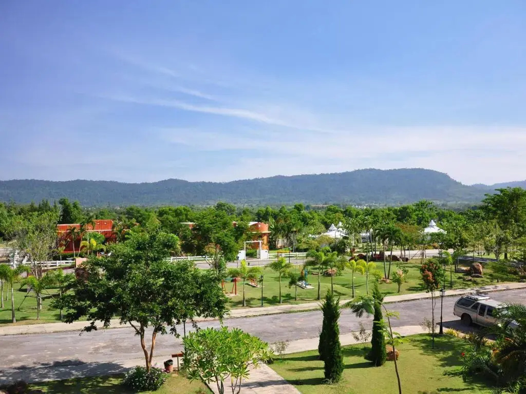 Im Poo Hill Resort