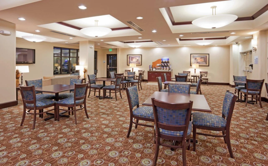 Holiday Inn Express & Suites Clovis Fresno Area by IHG