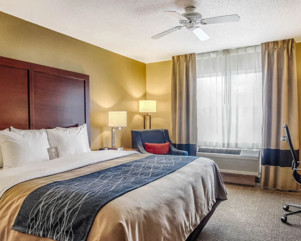 Baymont Inn and Suites Grafton