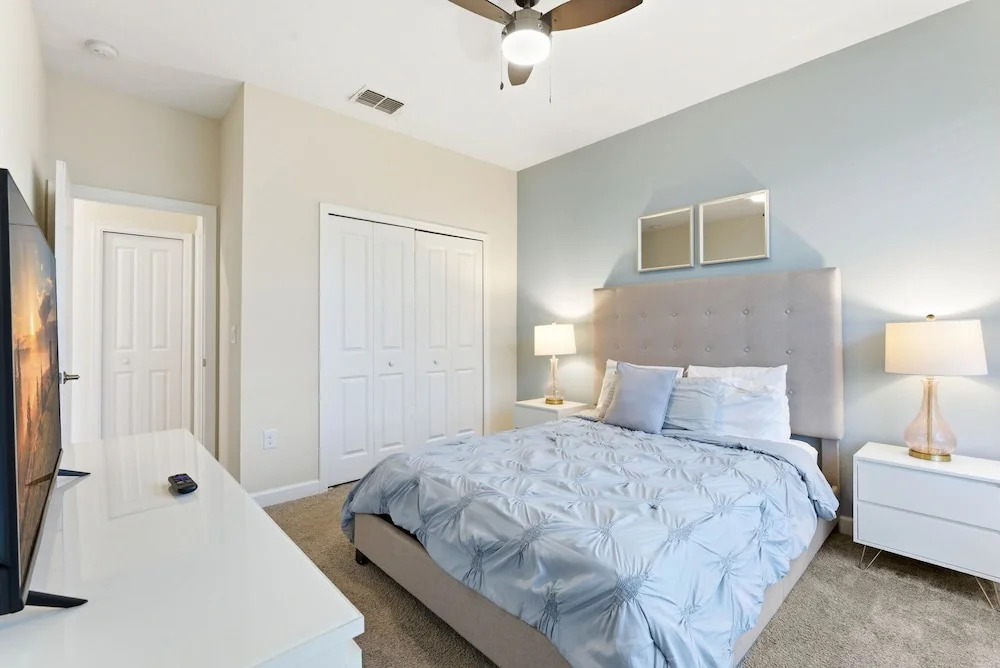 5BR Family Home, Pool, Theme Beds, Space, Location