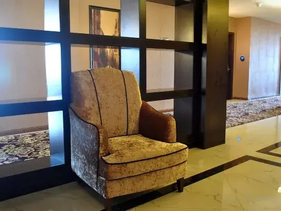 Linhai Phoenix Town Business Hotel