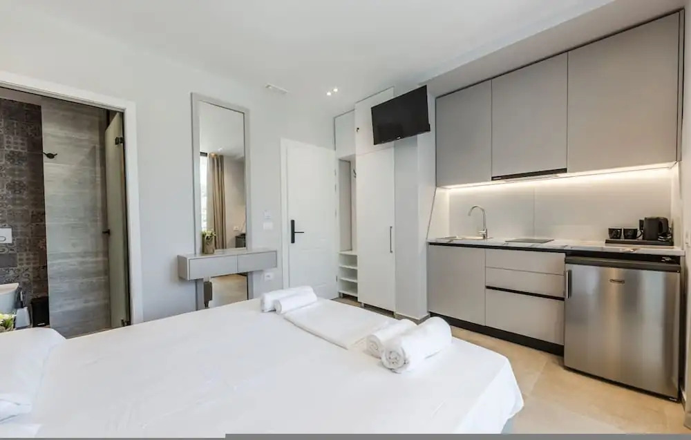 Luxury Studio With Free Parking